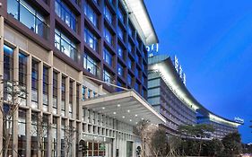 Pullman Guangzhou Baiyun Airport Hotel Exterior photo